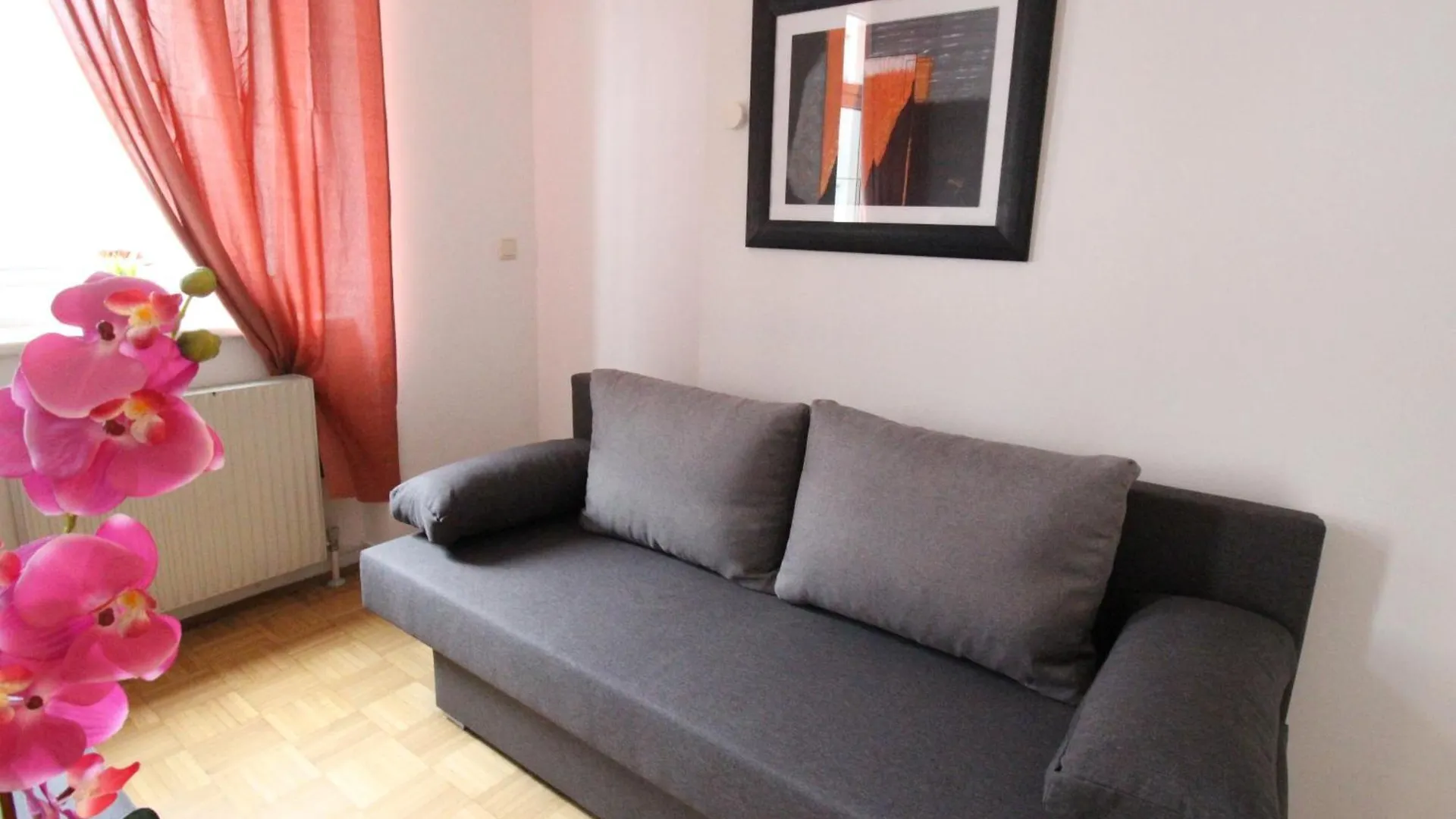 Zx Quad Room In Meidling Vienna 0*,