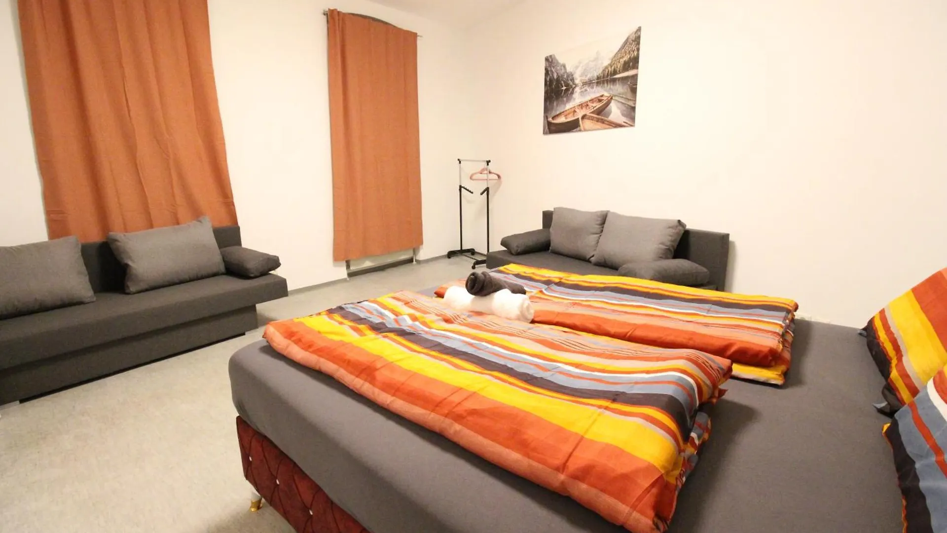 Zx Quad Room In Meidling Vienna