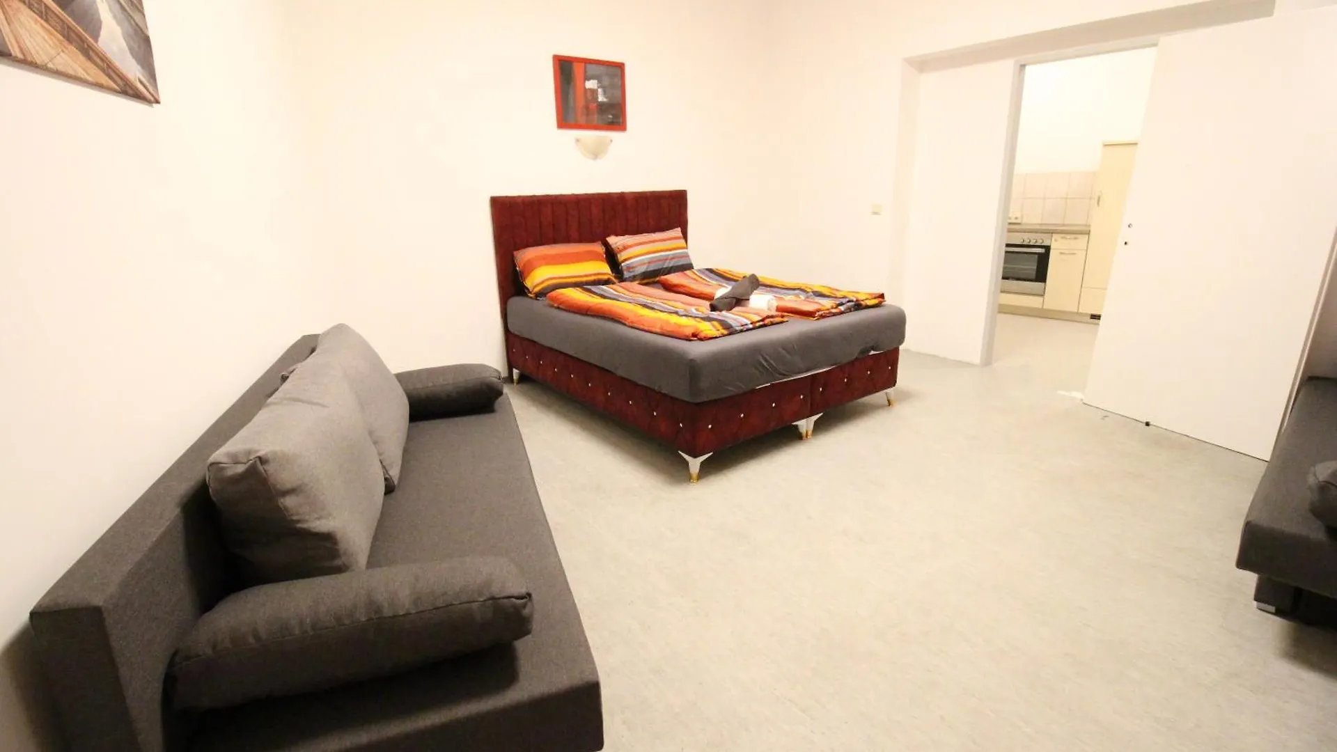 Zx Quad Room In Meidling Viena